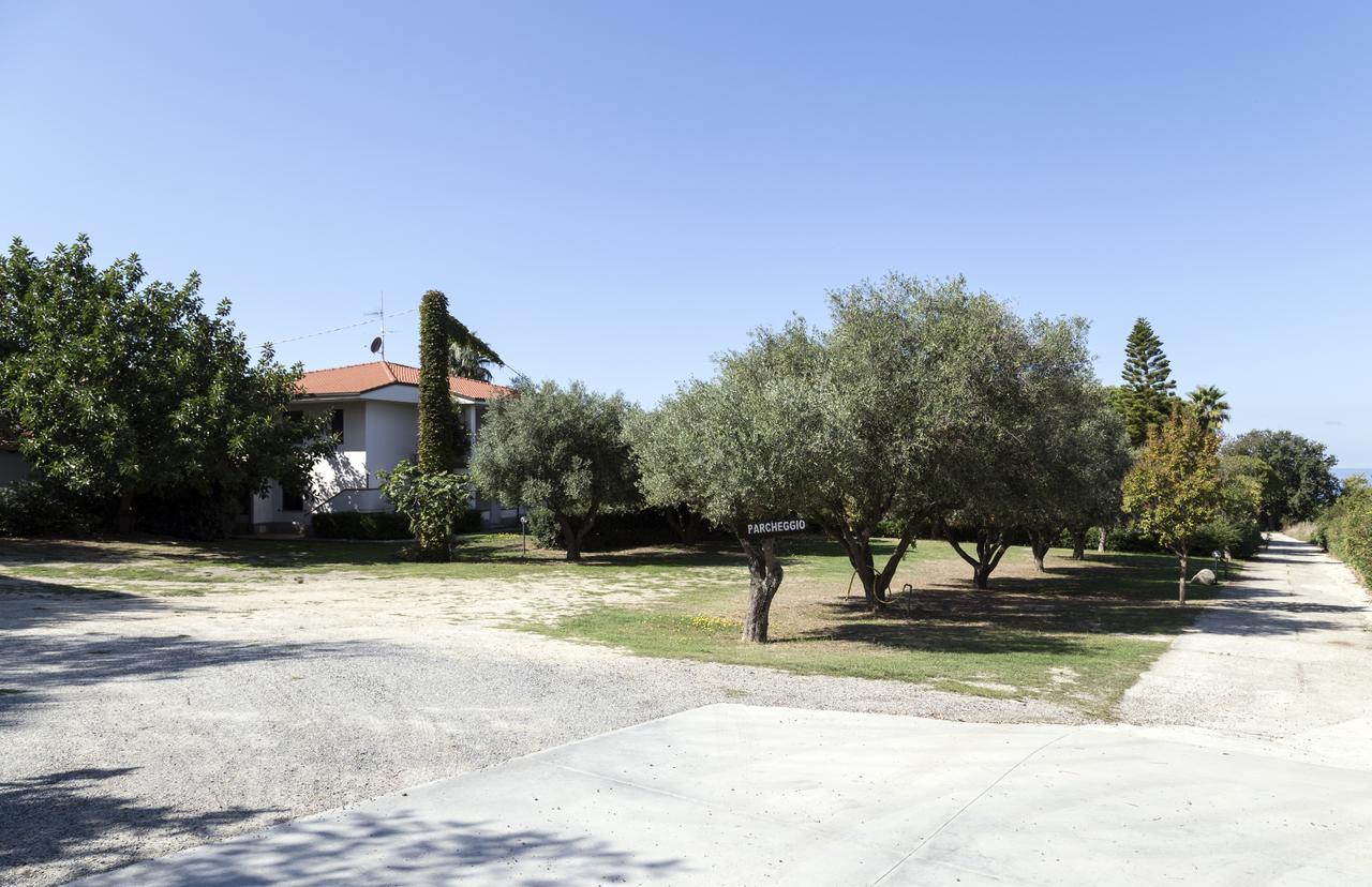 Happy Days Aparthotel Capo Vaticano Bagian luar foto