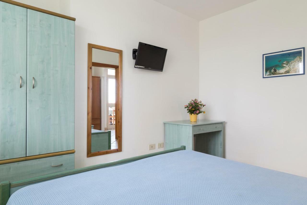 Happy Days Aparthotel Capo Vaticano Bagian luar foto