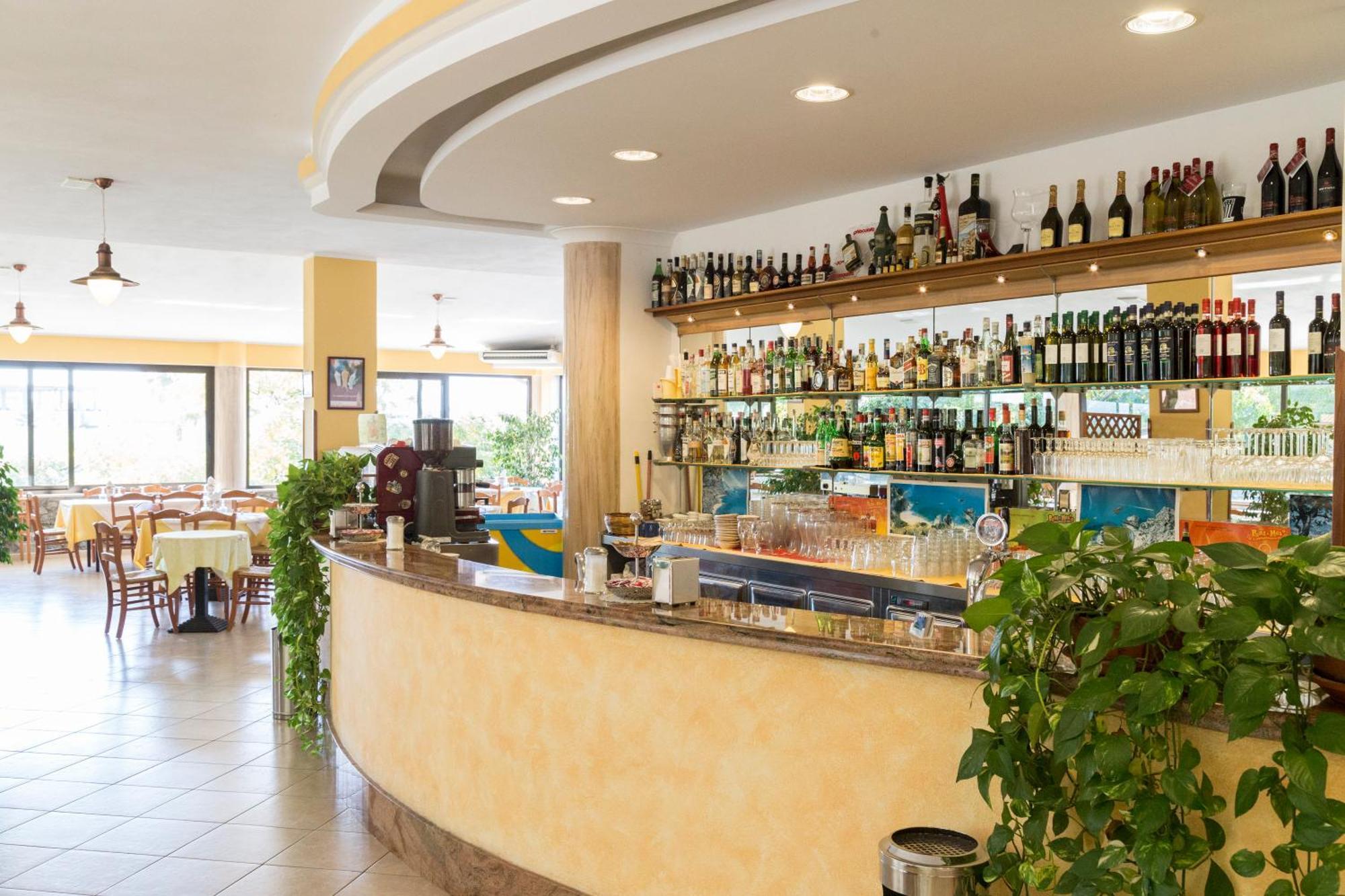 Happy Days Aparthotel Capo Vaticano Bagian luar foto