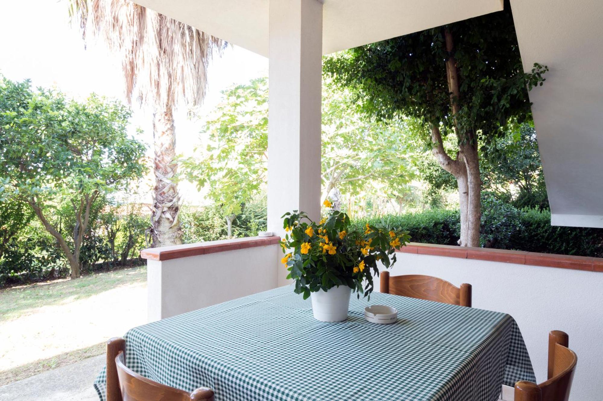 Happy Days Aparthotel Capo Vaticano Bagian luar foto