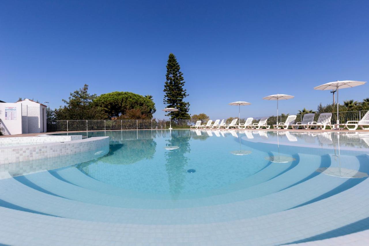 Happy Days Aparthotel Capo Vaticano Bagian luar foto