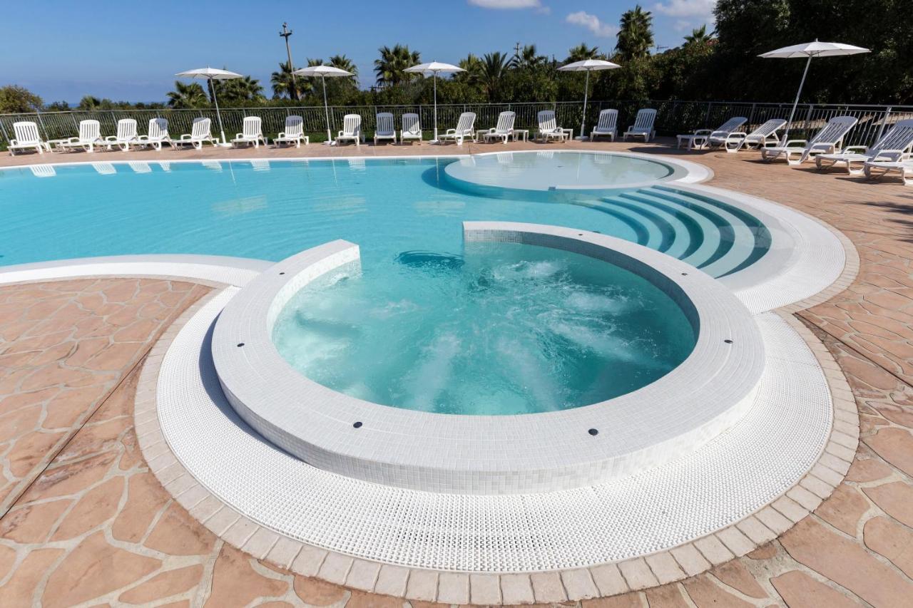 Happy Days Aparthotel Capo Vaticano Bagian luar foto