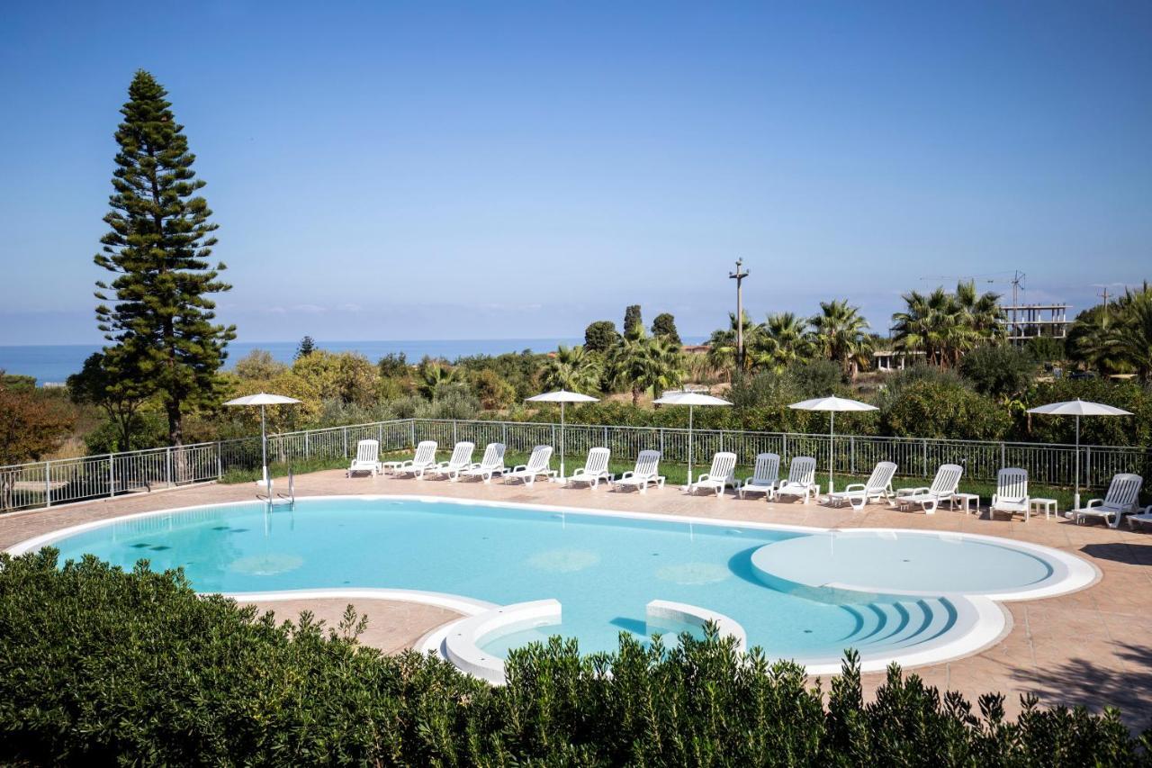 Happy Days Aparthotel Capo Vaticano Bagian luar foto